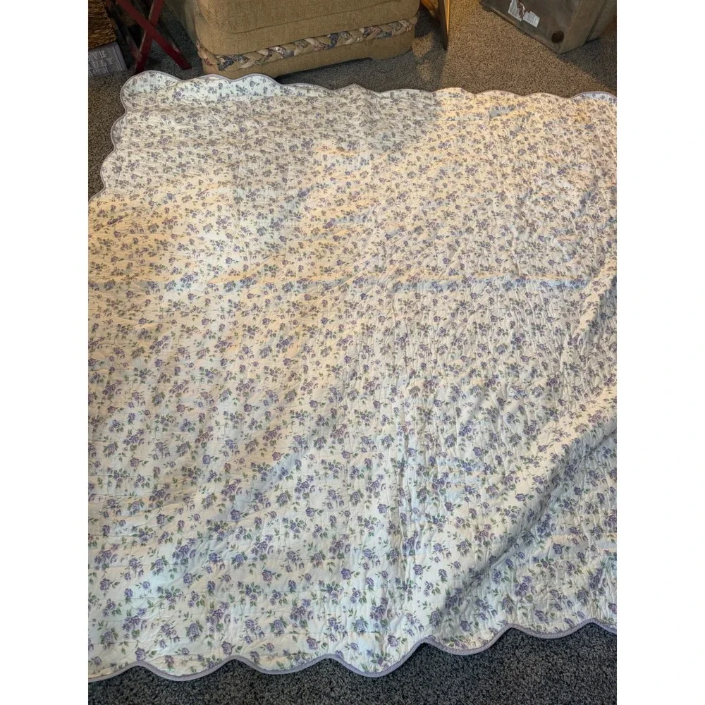 Vintage Floral Patchwork embroidered  Quilt 2 pc. Set Scalloped Edge Cottagecore